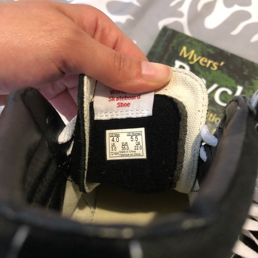 Vans - Picture 1 of 3